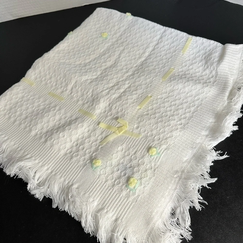 Vintage Half Moon Knit Acrylic Baby Blanket White Yellow Ribbon Yellow Roses